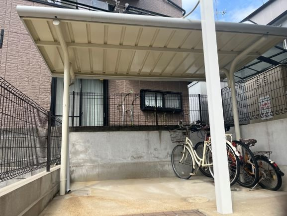 神戸市長田区平和台町１丁目のアパートのその他|屋根付き駐輪場