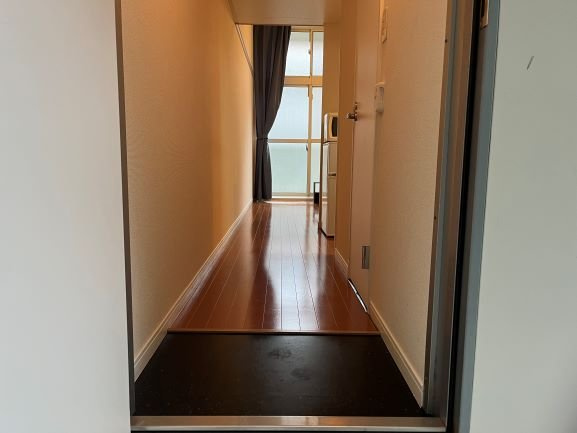 神戸市兵庫区熊野町１丁目の賃貸マンションの玄関