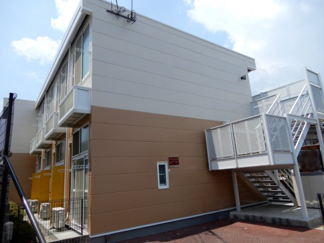 神戸市兵庫区湊川町１０丁目のアパートの外観