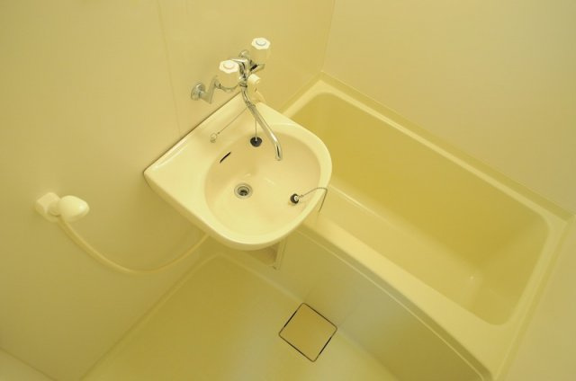 三田市相生町の賃貸マンションの寝室|お風呂とトイレ別々