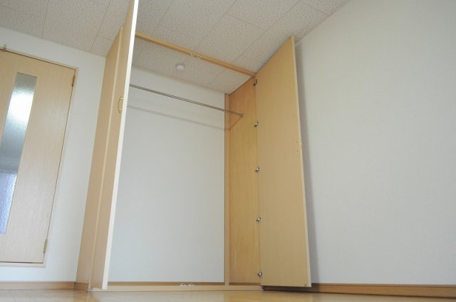 三田市相生町の賃貸マンションのキッチン|広々クローゼット