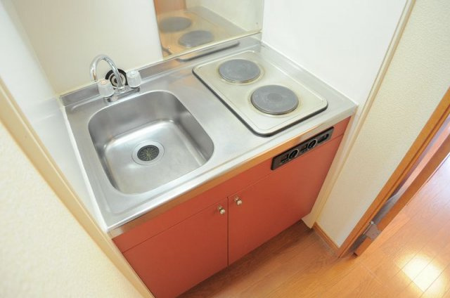 神戸市北区藤原台中町７丁目のアパートのその他|電熱タイプの2口コンロ
