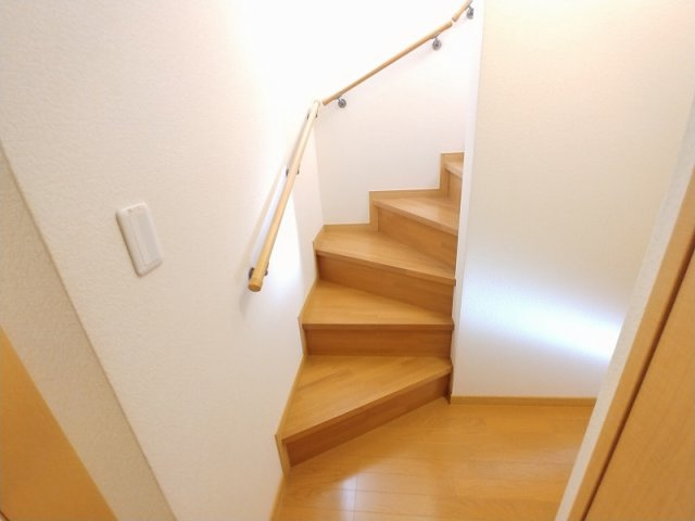 明石市大久保町大窪のアパートのその他|2階への階段