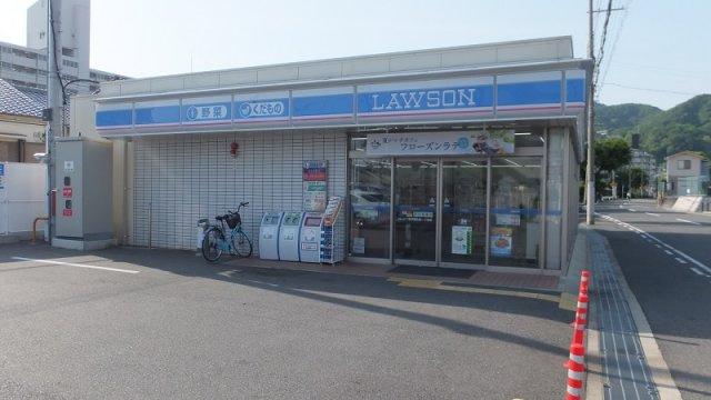 神戸市兵庫区石井町４丁目の賃貸マンションの玄関|コンビニまで約500ｍ。徒歩６分。