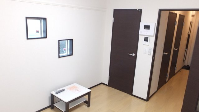 神戸市兵庫区石井町４丁目の賃貸マンションの居間・リビング|清潔感のあるフローリング仕様