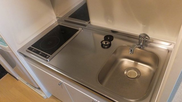 神戸市兵庫区石井町４丁目の賃貸マンションのキッチン|IHヒーターとラジエントヒーターの２口コンロ