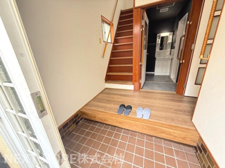 【玄関】 | リフォーム完成！尼崎市昭和南通８丁目中古テラスハウス　 | 広い玄関です♪ぜひ現地をご覧ください！！