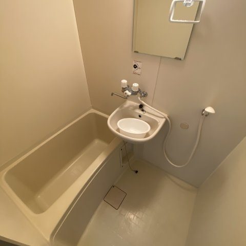 ハイツカレッヂの浴室|日々の疲れを癒すお風呂付です