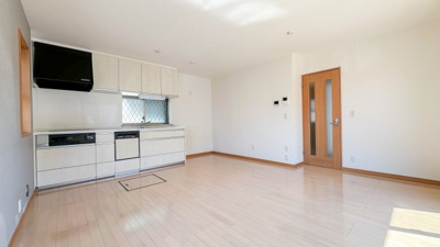 【居間・リビング】 | 横浜市泉区上飯田町 中古戸建 全1棟