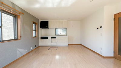 【居間・リビング】 | 横浜市泉区上飯田町 中古戸建 全1棟