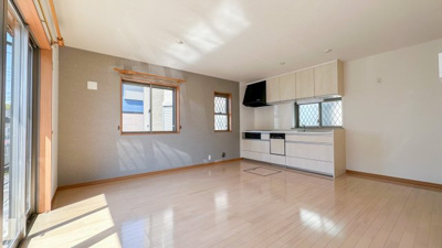 【居間・リビング】 | 横浜市泉区上飯田町 中古戸建 全1棟