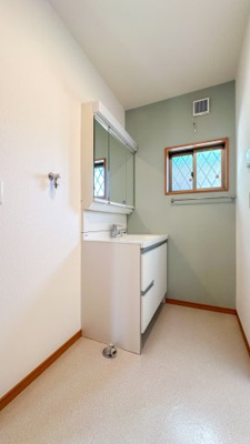 【洗面所】 | 横浜市泉区上飯田町 中古戸建 全1棟