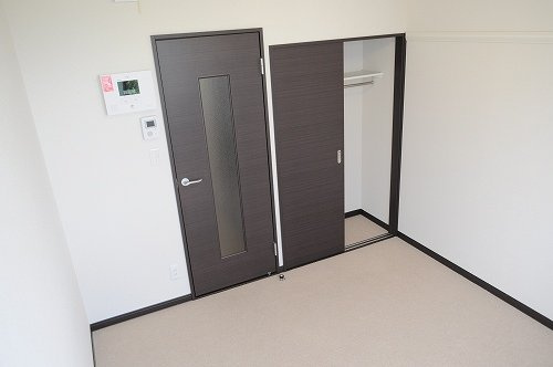 神戸市長田区五位ノ池町４丁目のアパートの居間・リビング