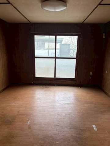 中古住宅　帯広市西15条南14丁目の居間・リビング