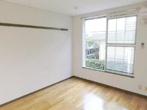 明るく開放的な室内