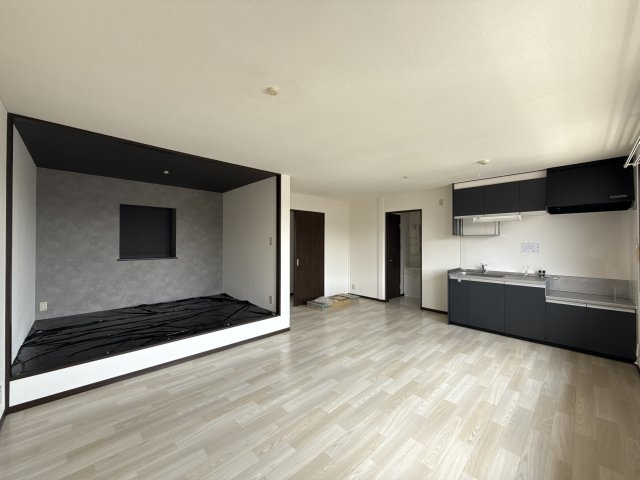 ハイツサンライフD棟の居間・リビング