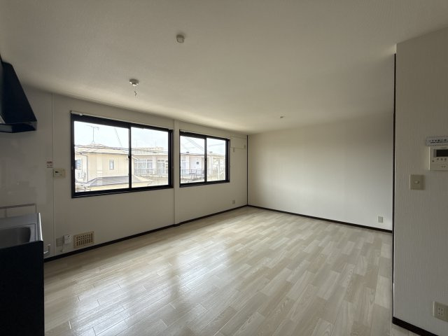 ハイツサンライフD棟の居間・リビング