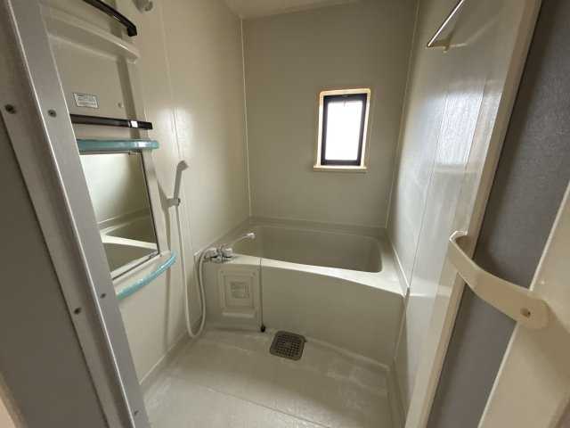 ハイツサンライフD棟の浴室