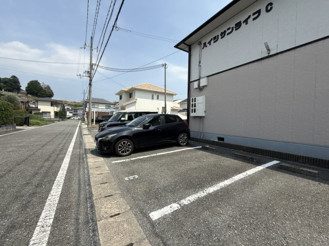ハイツサンライフD棟の駐車場