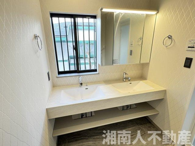 鎌倉市笛田６丁目１８－５戸建ての独立洗面台|独立洗面化粧台付き