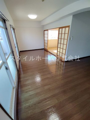 【居間・リビング】 | フィオーレ大山Ⅱ | 別部屋写真です。