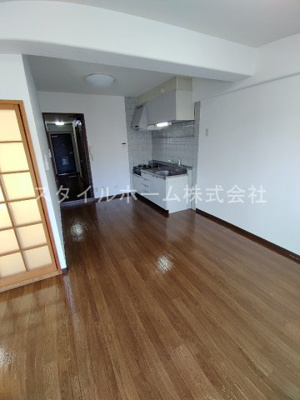 【居間・リビング】 | フィオーレ大山Ⅱ | 別部屋写真です。