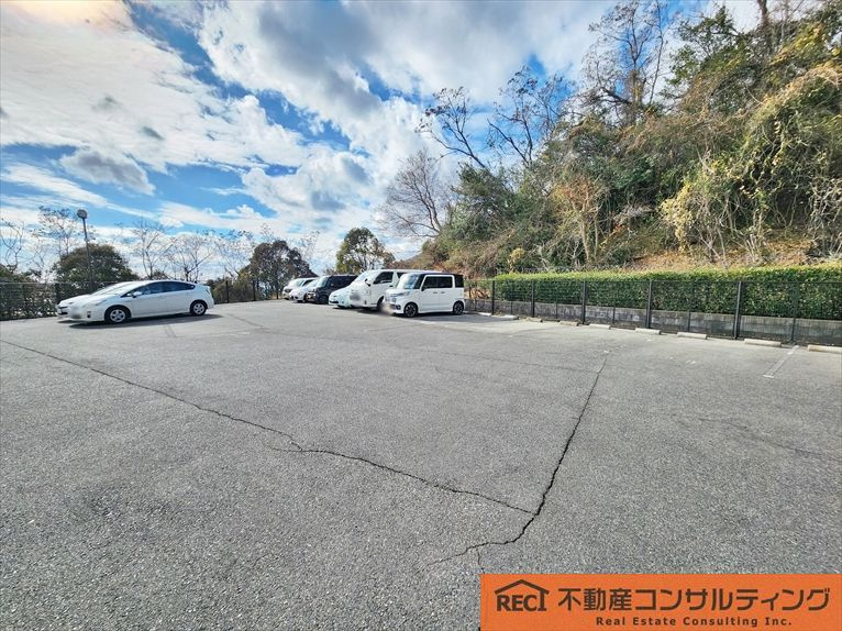 プラザ翠光の駐車場