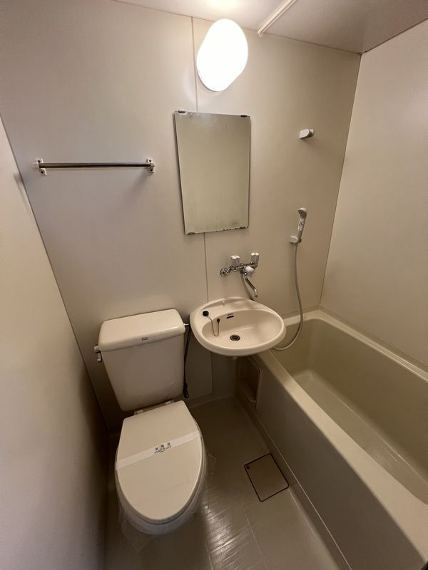 ホワイトパルの浴室