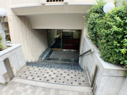 千石明穂ハイツの駐車場|駐車場があるので、車を買う予定の方も安心です