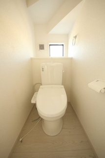 【トイレ】 | 〇トイレ〇
各階にトイレがあるので御家族が多くても安心です/25.4.29撮影