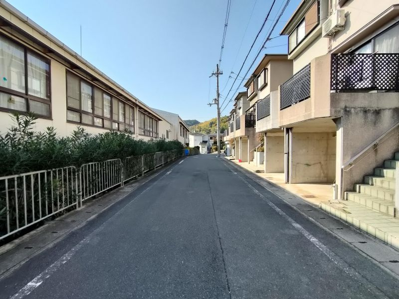伏見区小栗栖石川町戸建の前面道路含む現地写真