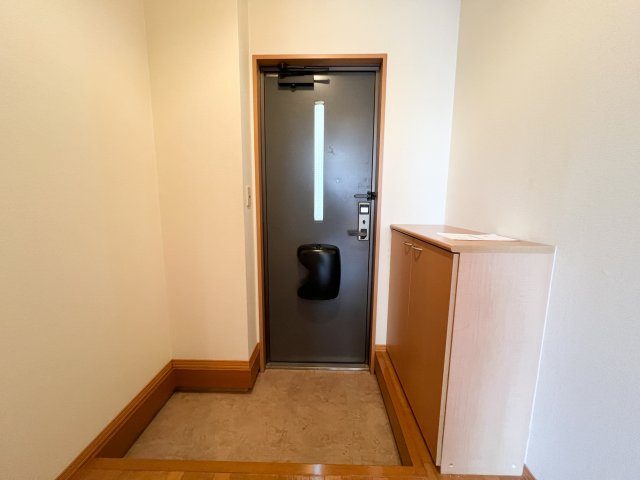 輝パレスの玄関