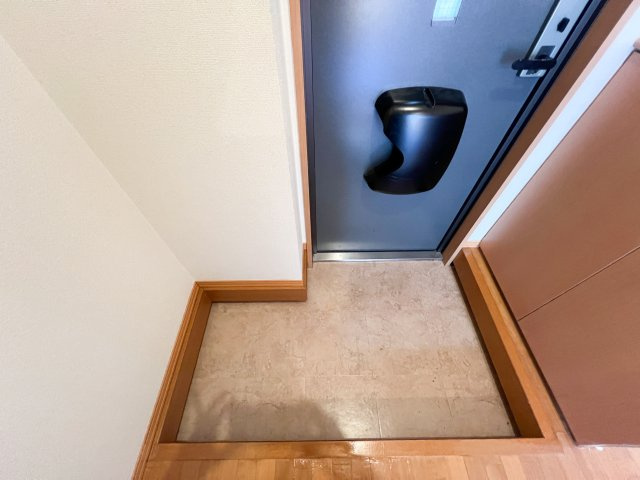 輝パレスの玄関