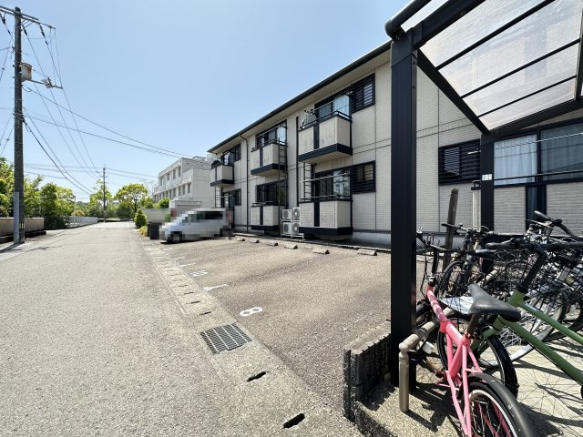 輝パレスの駐車場