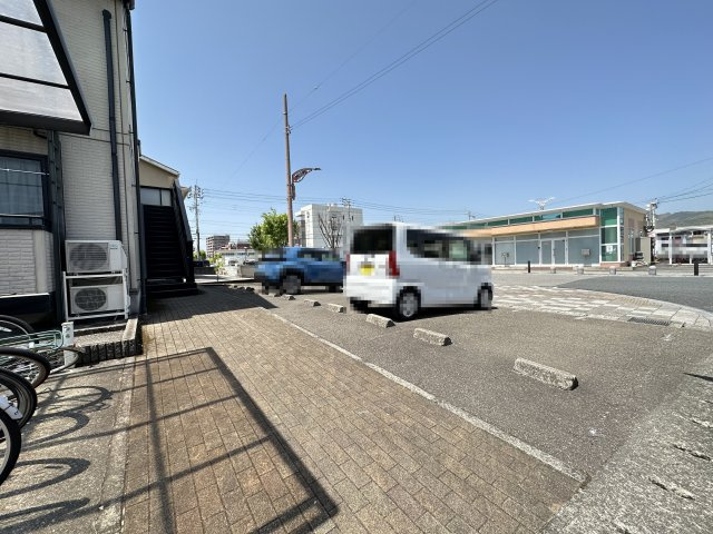 輝パレスの駐車場