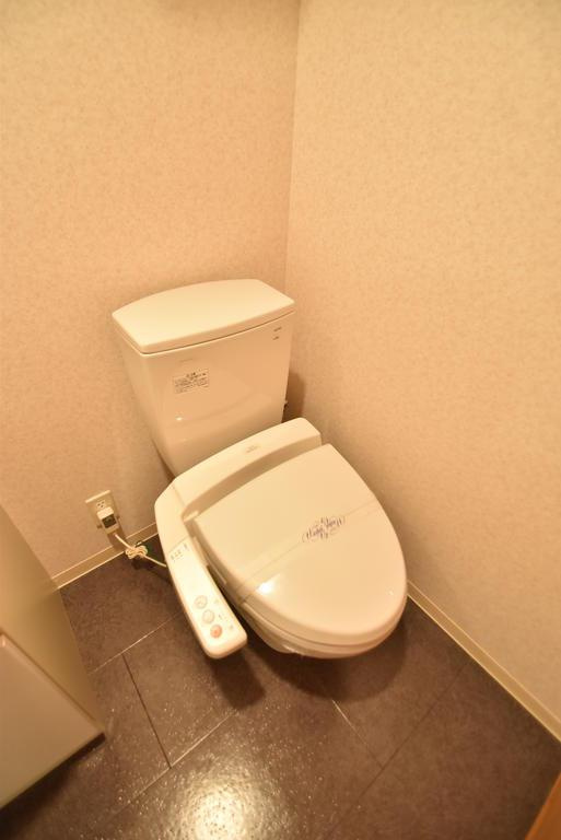 大阪市都島区都島南通２丁目の賃貸マンションのトイレ