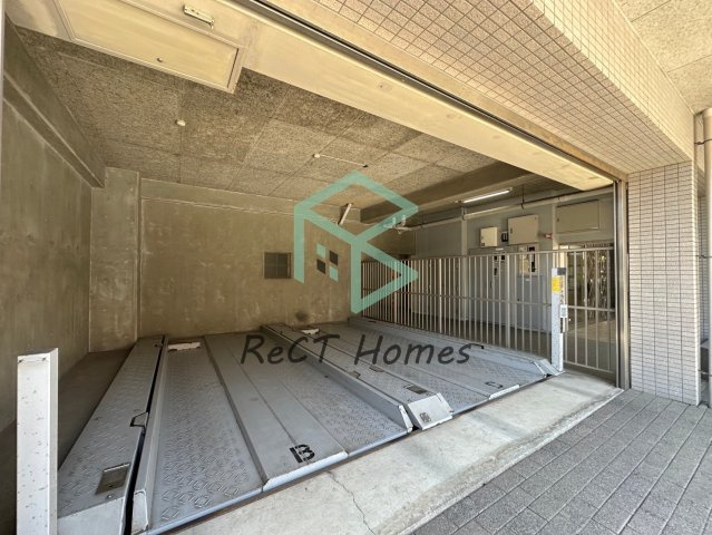 サンテデーレしかまの駐車場