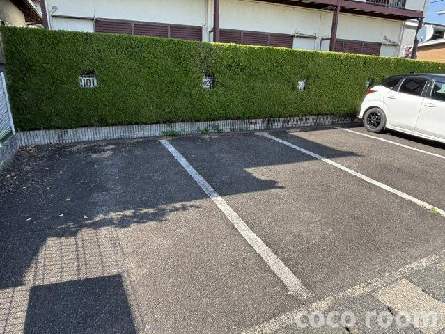 シティハイム グレースの駐車場
