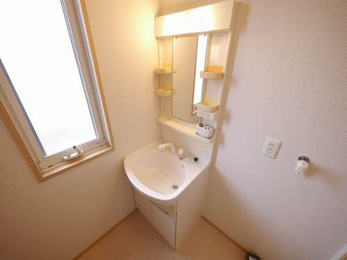 熊本市東区小山５丁目のアパートの独立洗面台