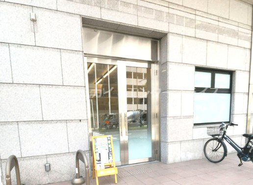 江戸堀やまぐちアネックスのエントランス|落ち着いたエントランスです