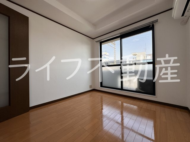 小阪駅前ヴィラデステの内装|明るい室内です