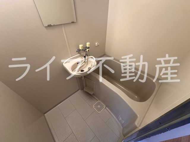 小阪駅前ヴィラデステの浴室|落ち着いた空間のお風呂です