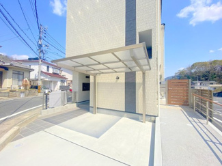 【その他共用部分】 | 駐輪場は屋根付きで雨の日も困りません