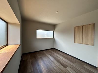 【洋室】 | 草津市西矢倉２丁目　天然木フルリノベーション | 6帖の洋室です