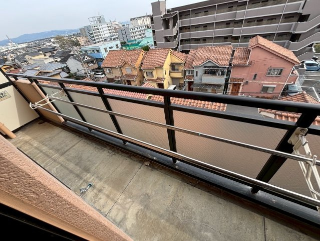 ソレイユ神足のバルコニー|南向きバルコニー＆最上階♪
お洗濯ものも乾きやすく気持ちい空気が流れ込みます！