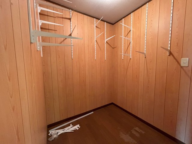 ソレイユ神足の収納|納戸付！居室にすべてクローゼットが備わっており、衣類や小物をまとめて収納することで住空間を有効的にお使いいただけます。