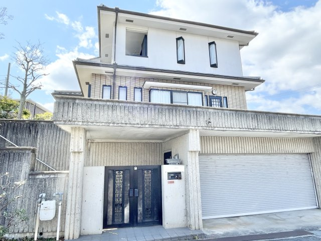 枚方市藤阪元町3丁目　中古一戸建て