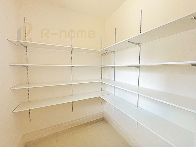 水戸市河和田3期　新築戸建て　1号棟の玄関|大容量のシューズインクローゼット！可動棚付きで整理整頓ラクラク♪