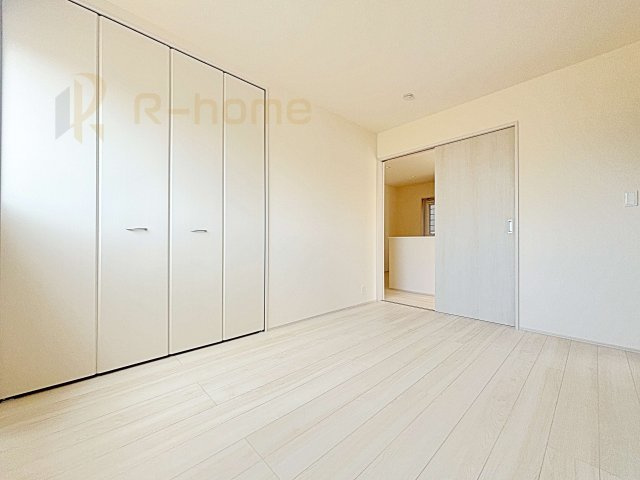 水戸市河和田3期　新築戸建て　1号棟の洋室|1階洋室はゲストルーム、キッズスペースとしても利用可能♪
開放してリビングと繋げればゆとりの大空間！