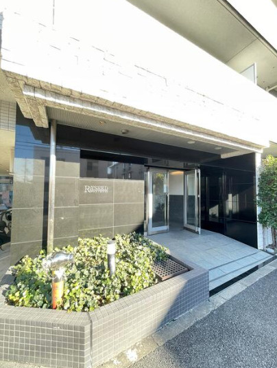 ラシード瑞江　6階　角　部屋　70.29㎡　リ　ノベーションのエントランス